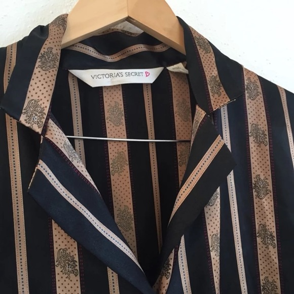 Vtg Victoria Secret sleepwear button top - Picture 2 of 4